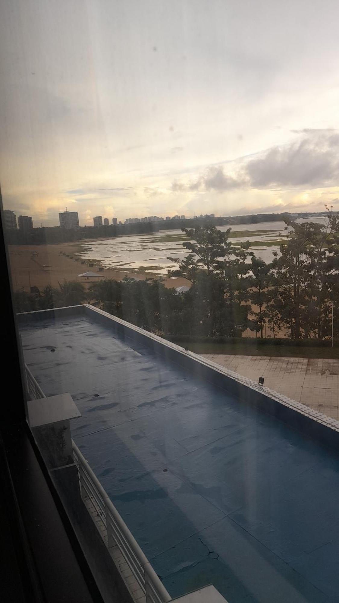 Tropical Business Hotel